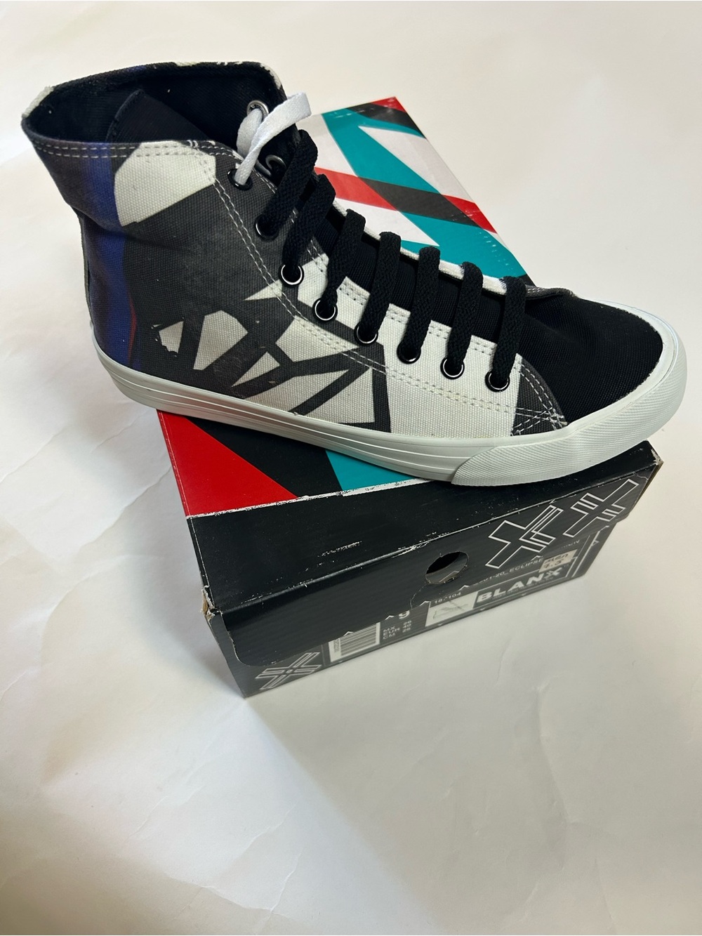 Women High-Top Graphic Sneakers - Black & White
